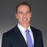 DA