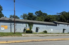 19600738