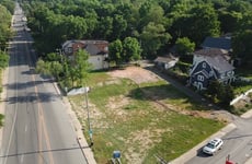 24904652