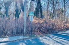 28902834