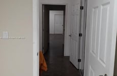 9586230