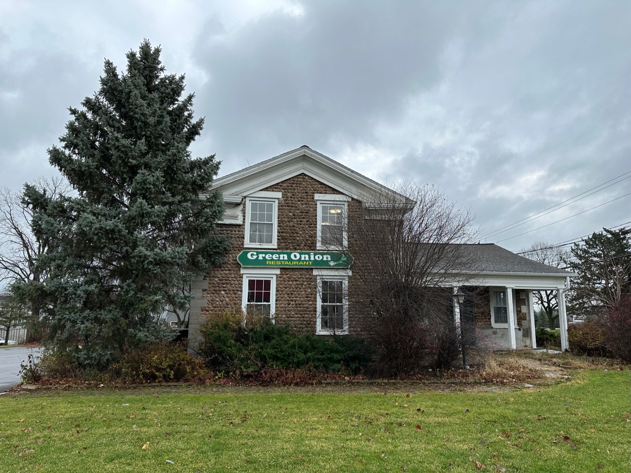 6596 Old Collamer Rd, East Syracuse, NY 13057