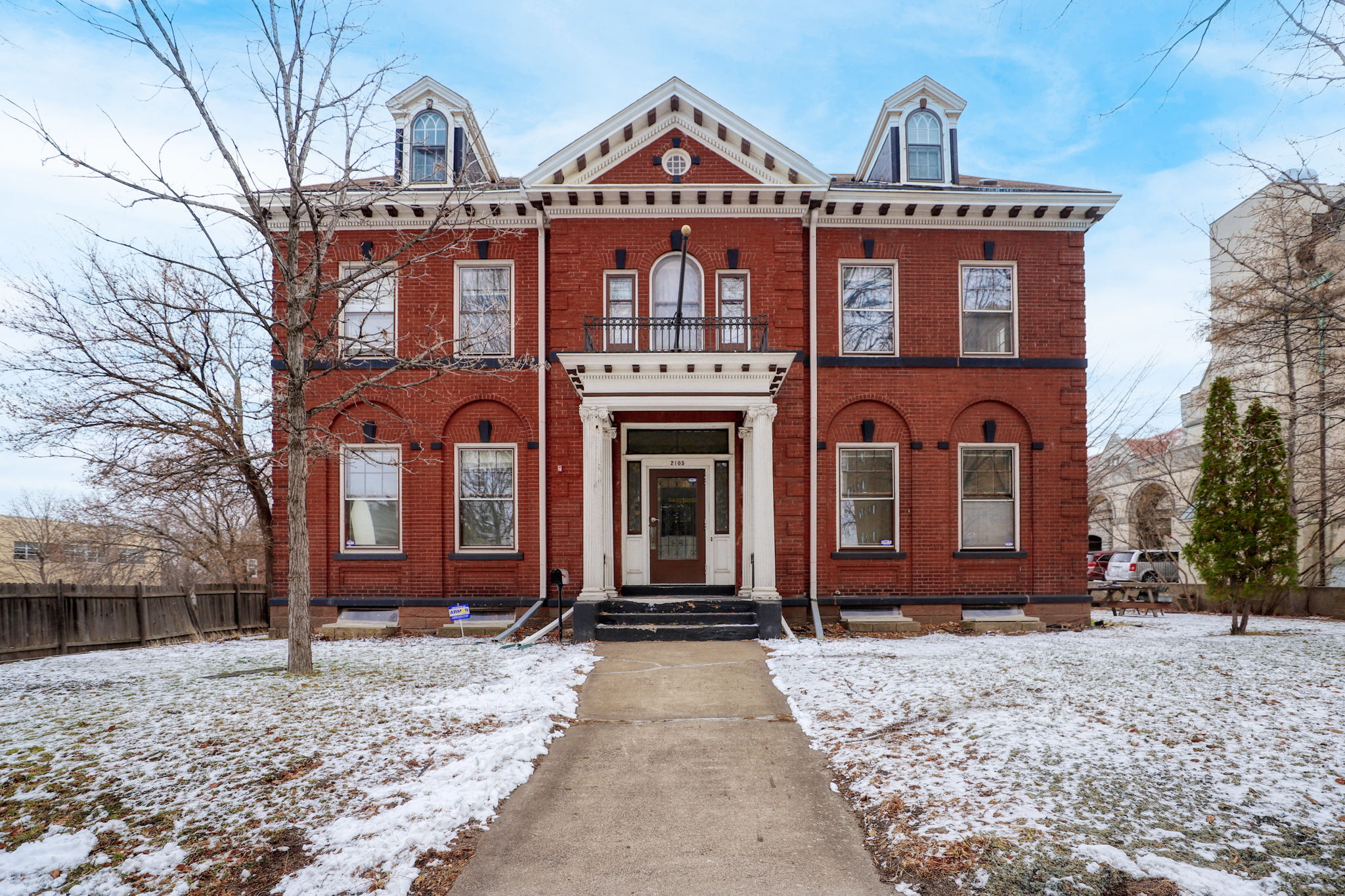 2105 1St Ave S, Minneapolis, MN 55404