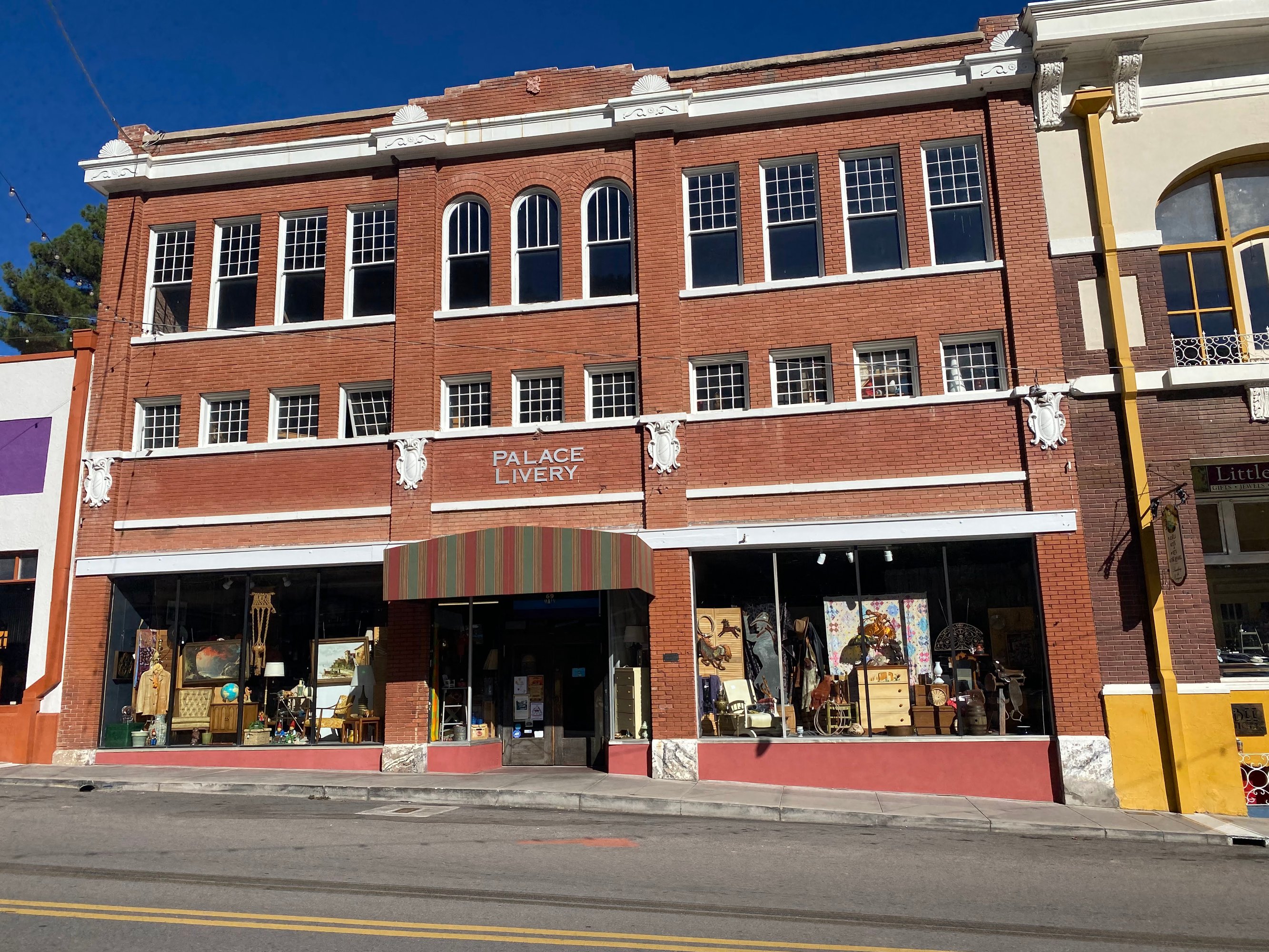 69 Main St, Bisbee, AZ 85603
