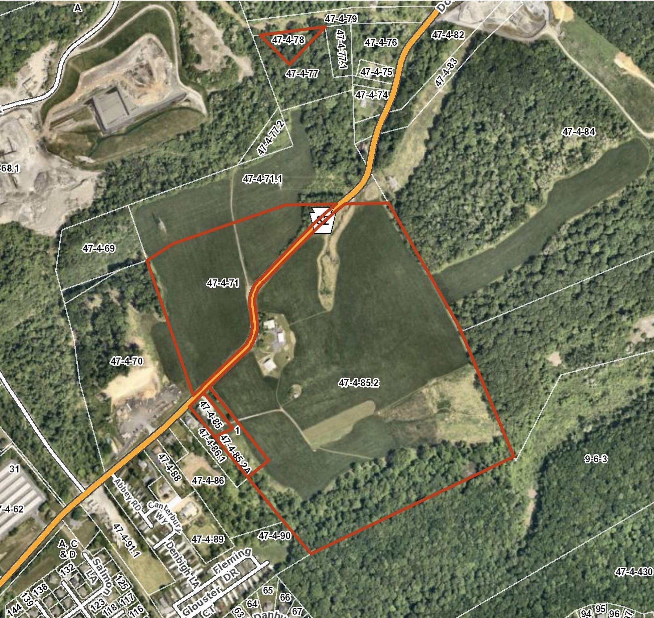 325 Doe Run Rd, Coatesville, PA 19320