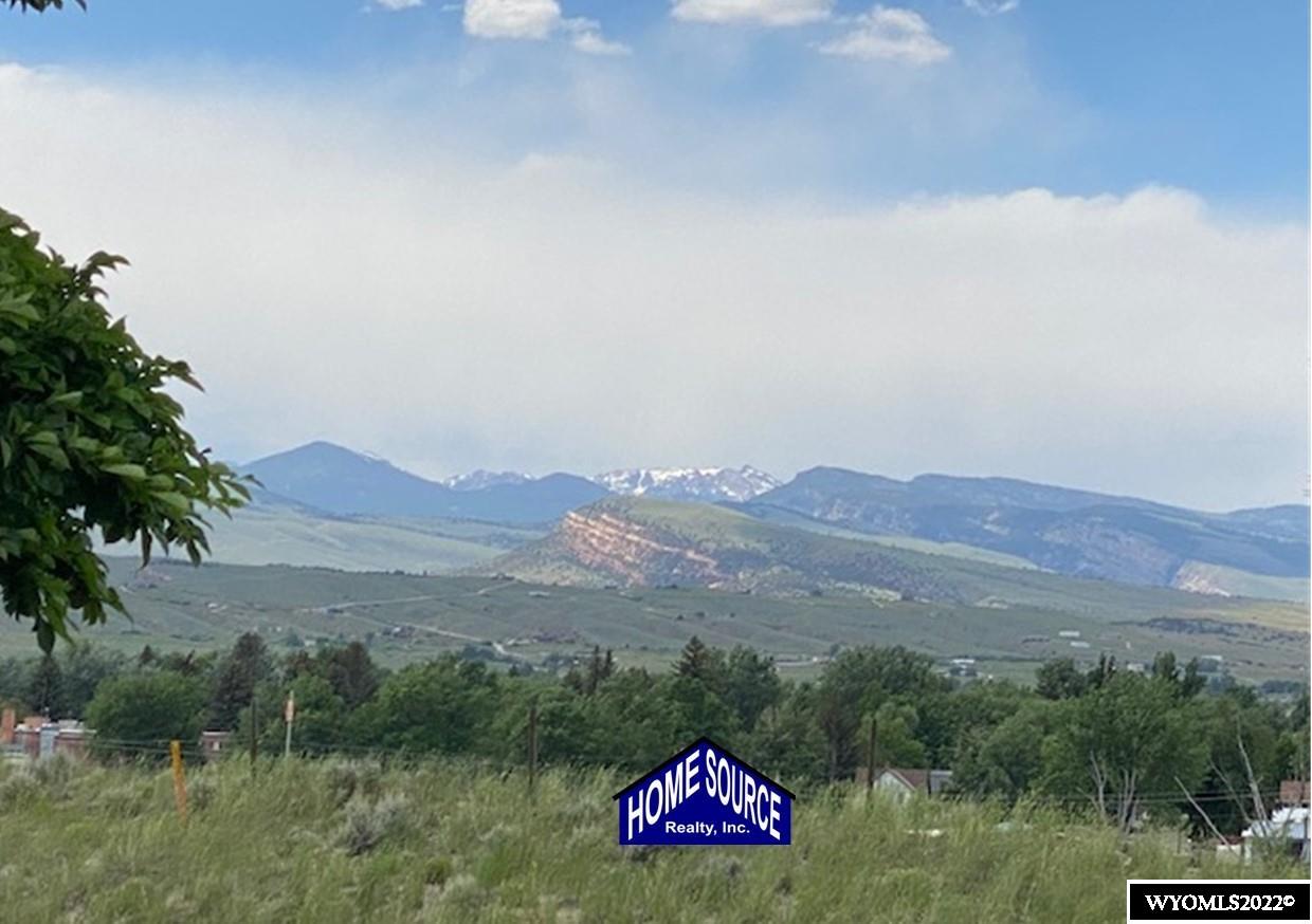 1052 Pronghorn Dr, Lander, WY 82520