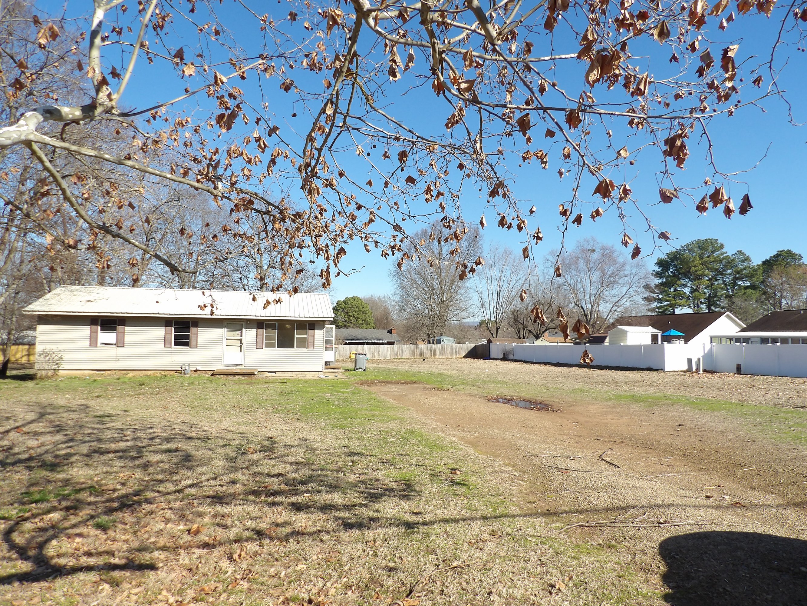 2702 W Commercial St, Ozark, AR 72949