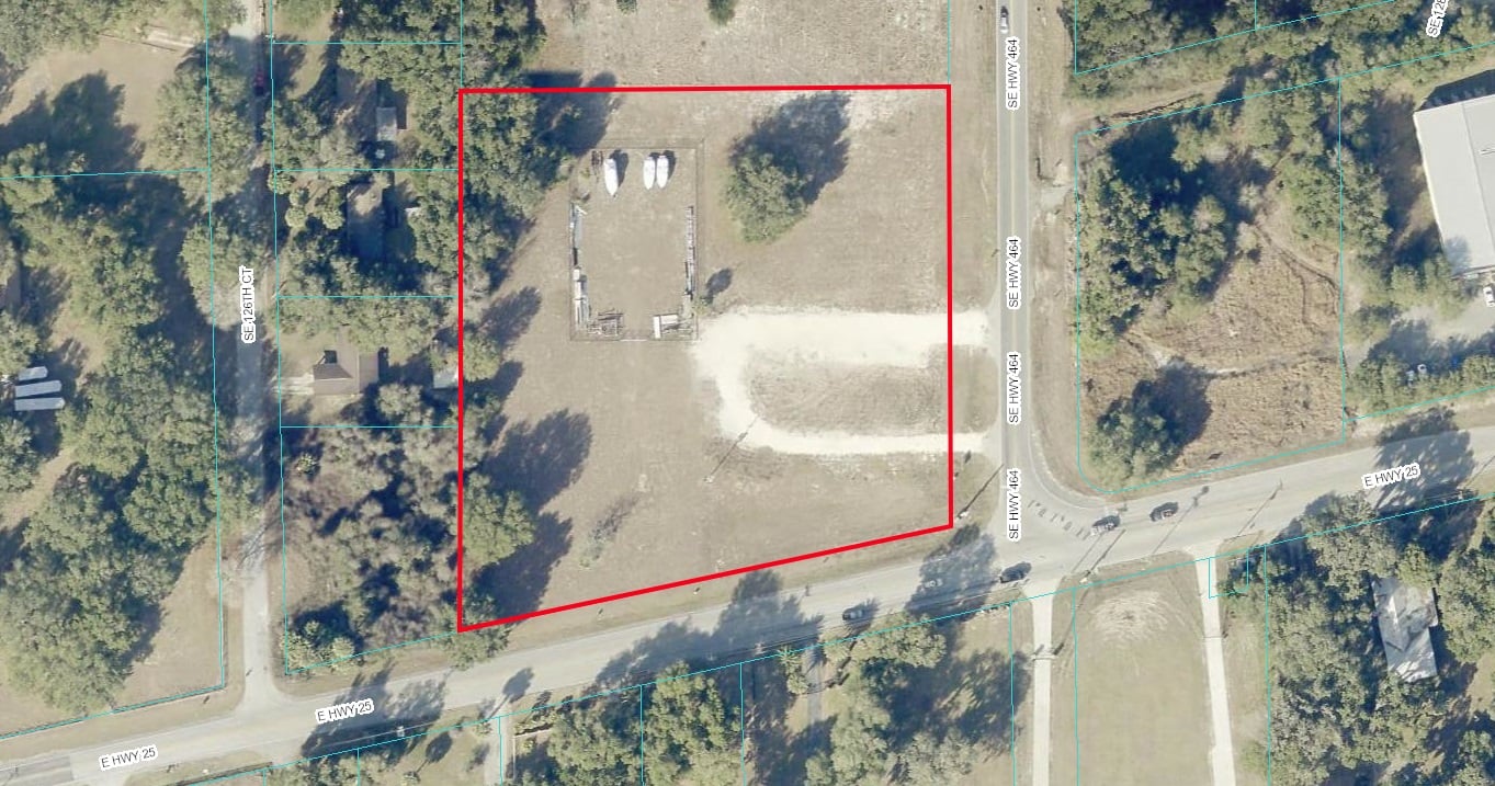 12450 SE Maricamp Rd, Ocklawaha, FL 32179
