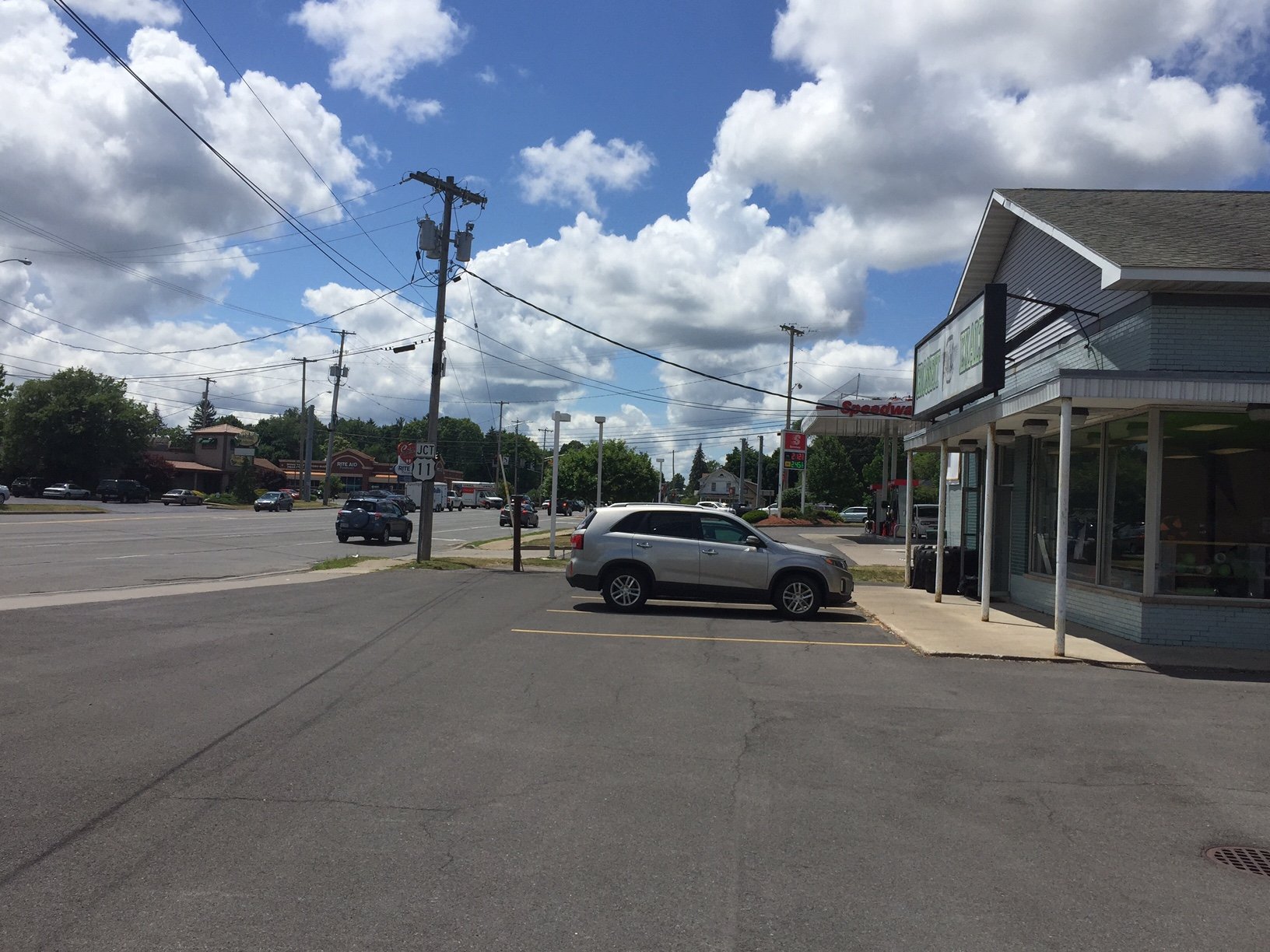 109 E Taft Rd, North Syracuse, NY 13212