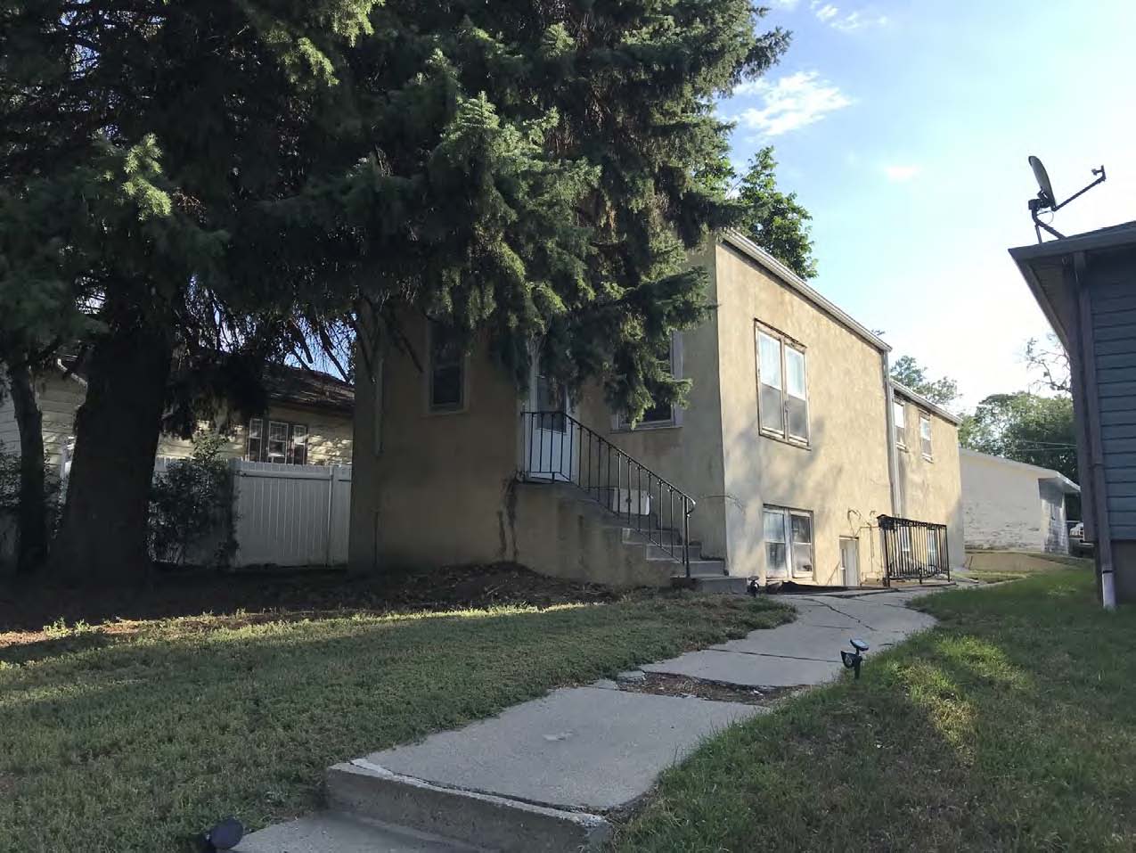 1017 N 7Th St, Bismarck, ND 58501