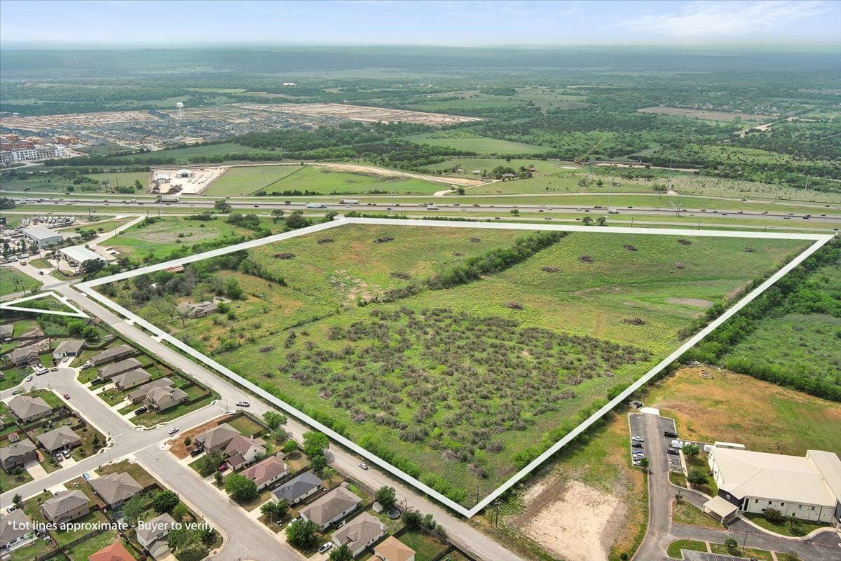 590 Old Post Rd, Kyle, TX 78640