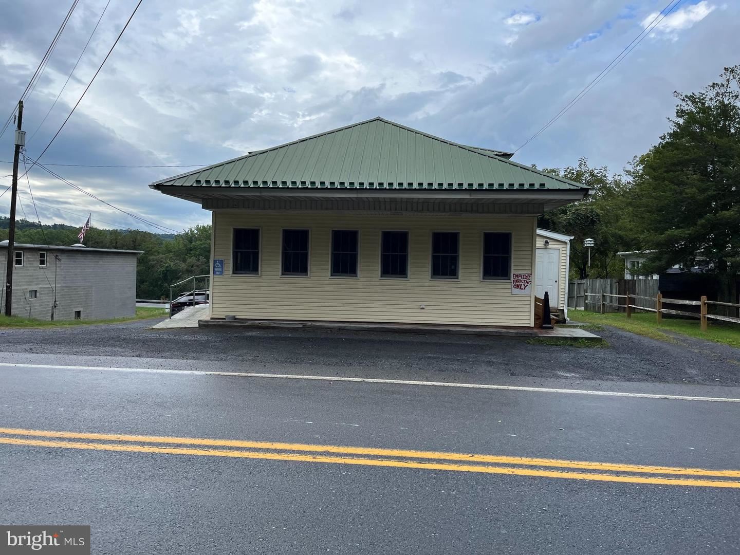 83 N Market St, Millerstown, PA 17062
