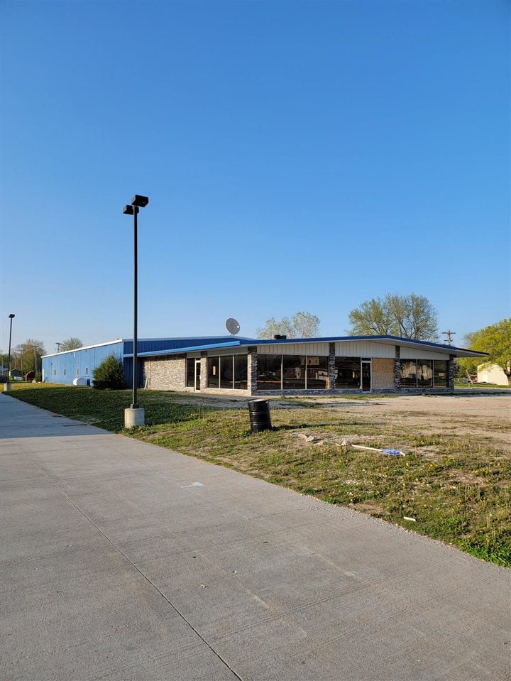 308 E Park Ave, Plainview, NE 68769