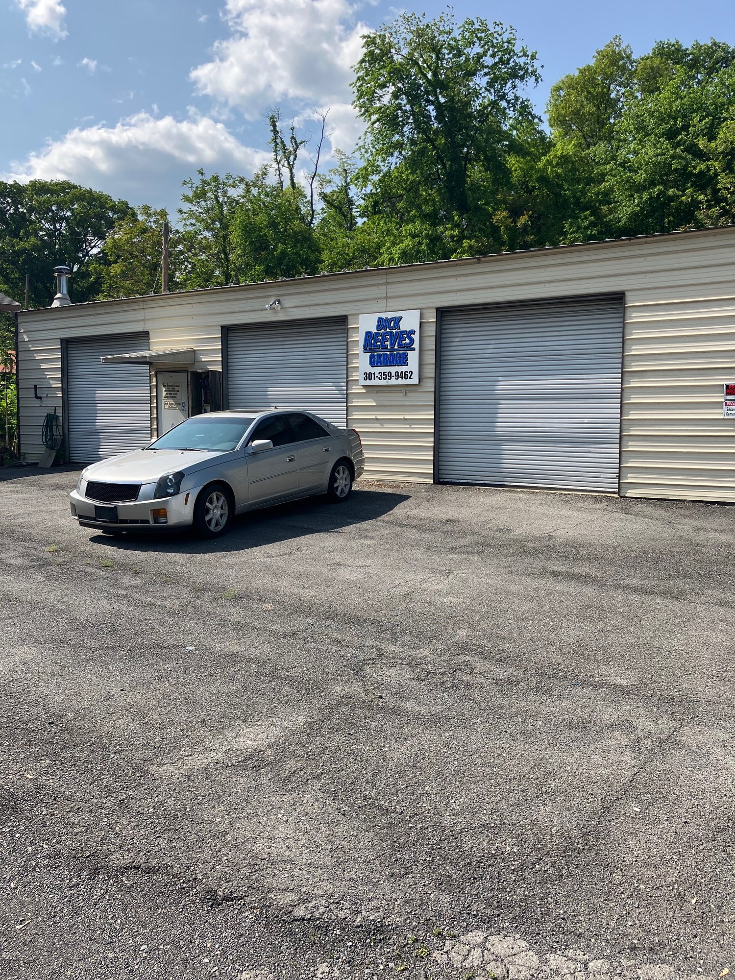 24503 N River Road Dr, Westernport, MD 21562