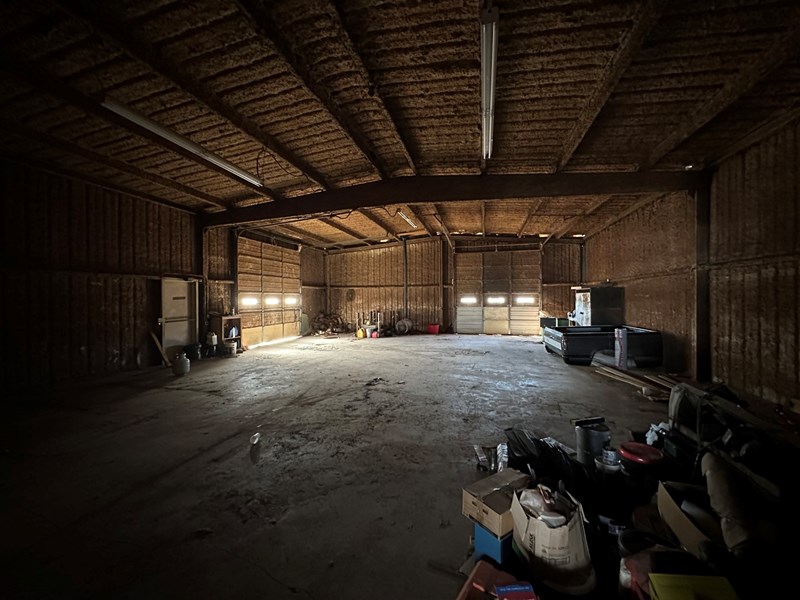 450 Production Rd, Clinton, OK 73601