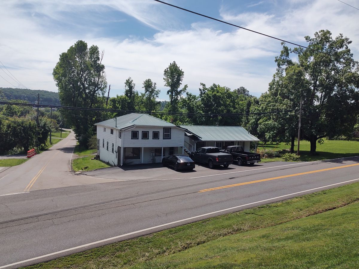 6811 Maloneyville Rd, Corryton, TN 37721