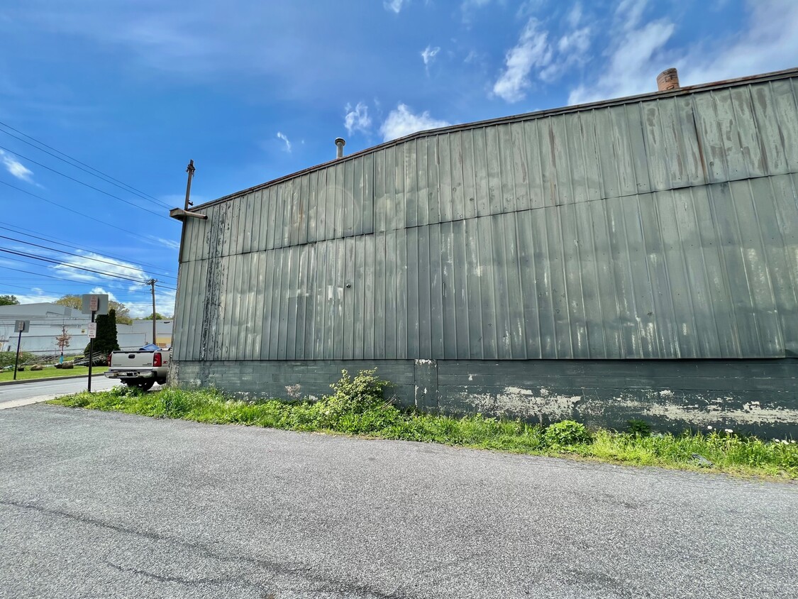 216 Dupont Ave, Newburgh, NY 12550