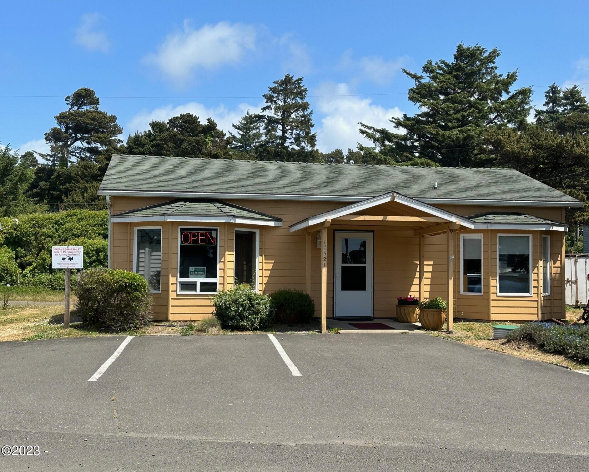 10521 NW Pacific Coast Hwy, Seal Rock, OR 97376