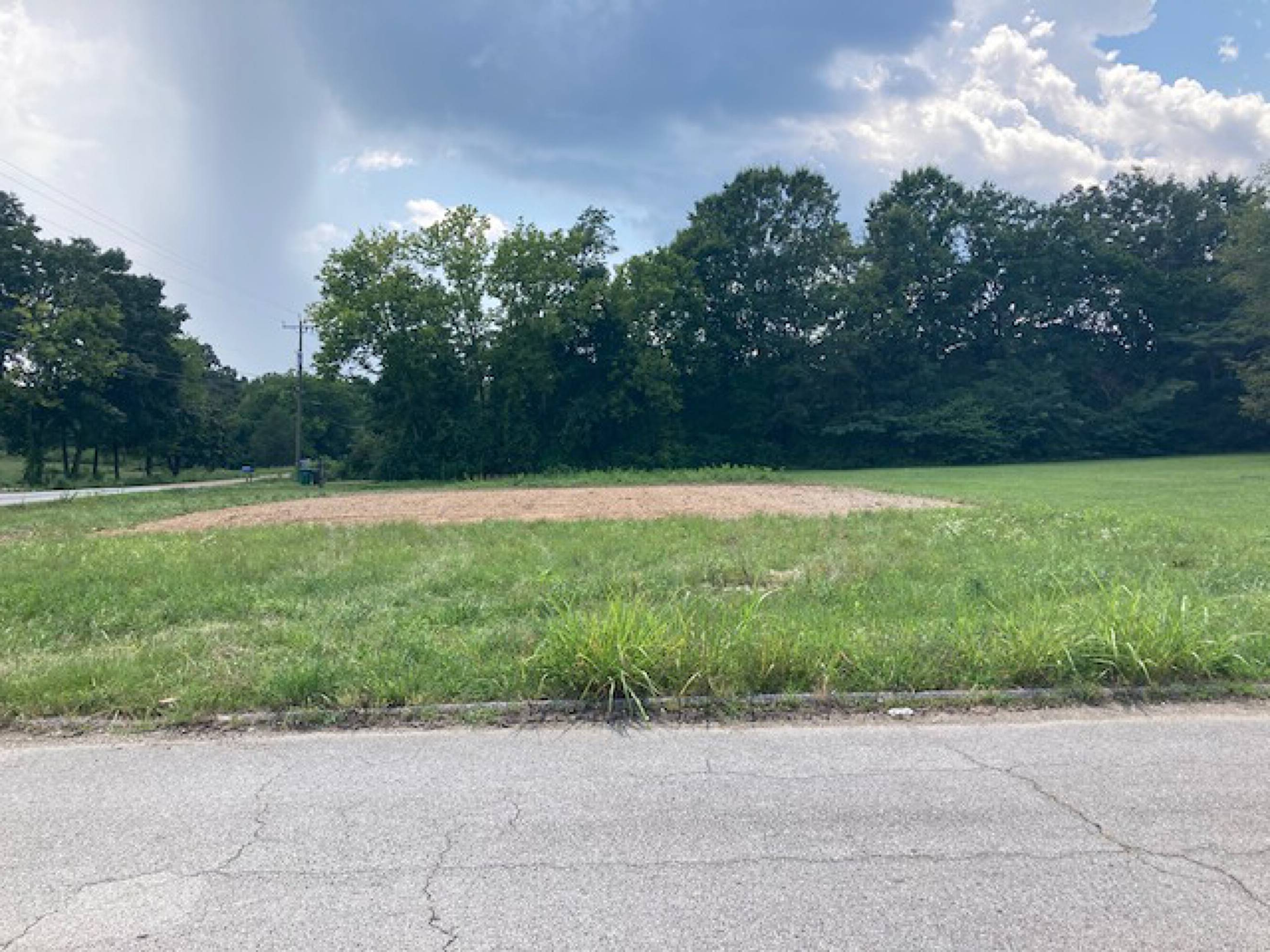 7635 Middle Valley Rd, Hixson, TN 37343