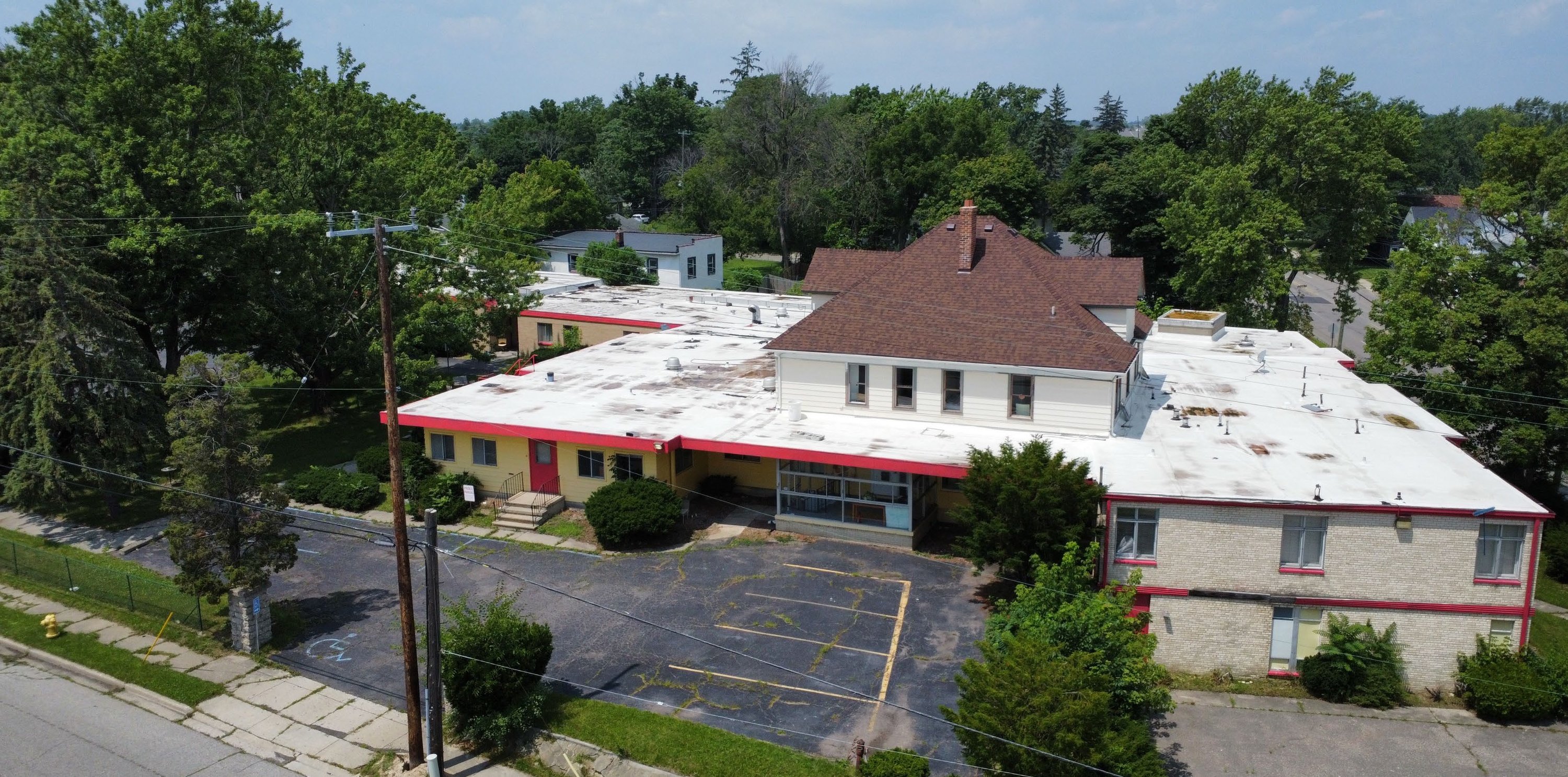 161 State St, Pontiac, MI 48341