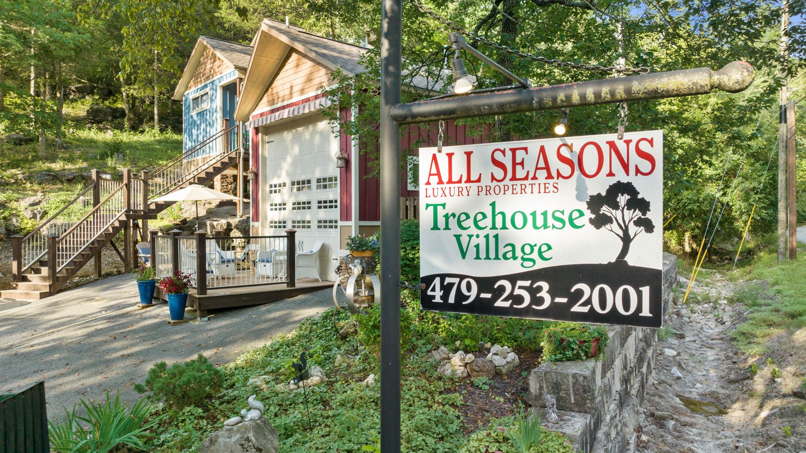 275 N Main St, Eureka Springs, AR 72632