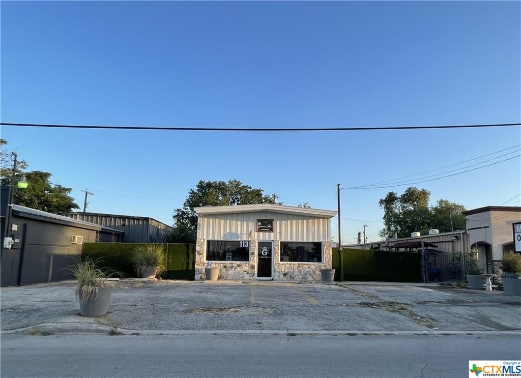 113 E Lindbergh Blvd, Universal City, TX 78148