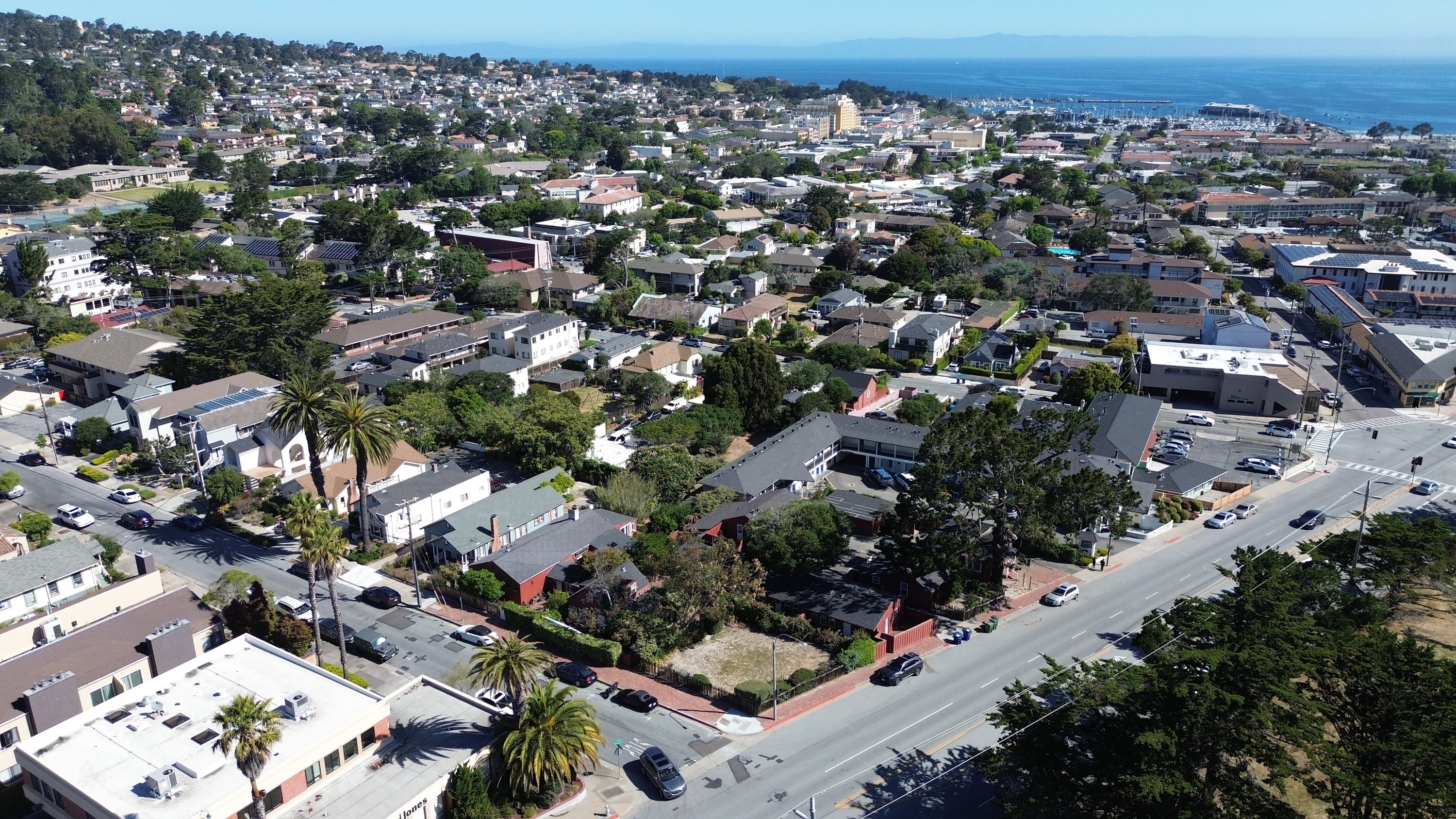 942 Munras Ave, Monterey, CA 93940