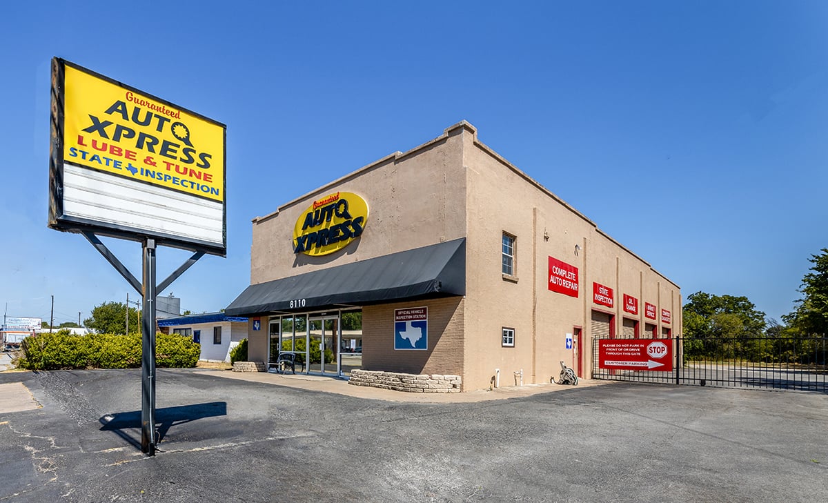 8110 White Settlement Rd, Fort Worth, TX 76108