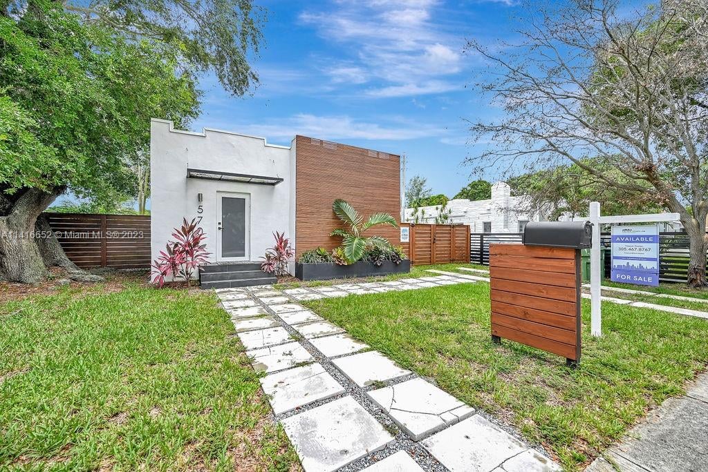 570 NW 48Th St, Miami, FL 33127