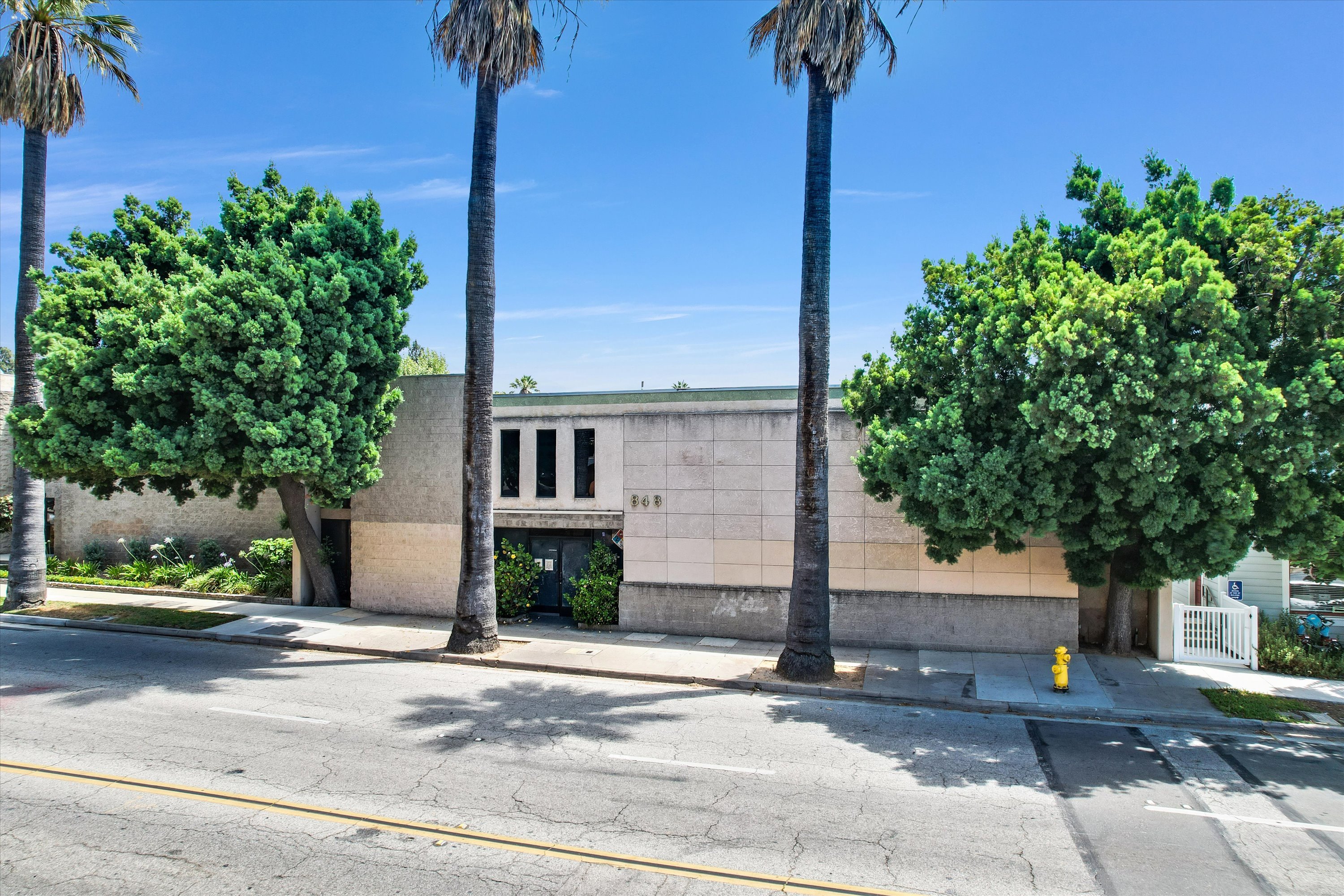 848 N Fair Oaks Ave, Pasadena, CA 91103