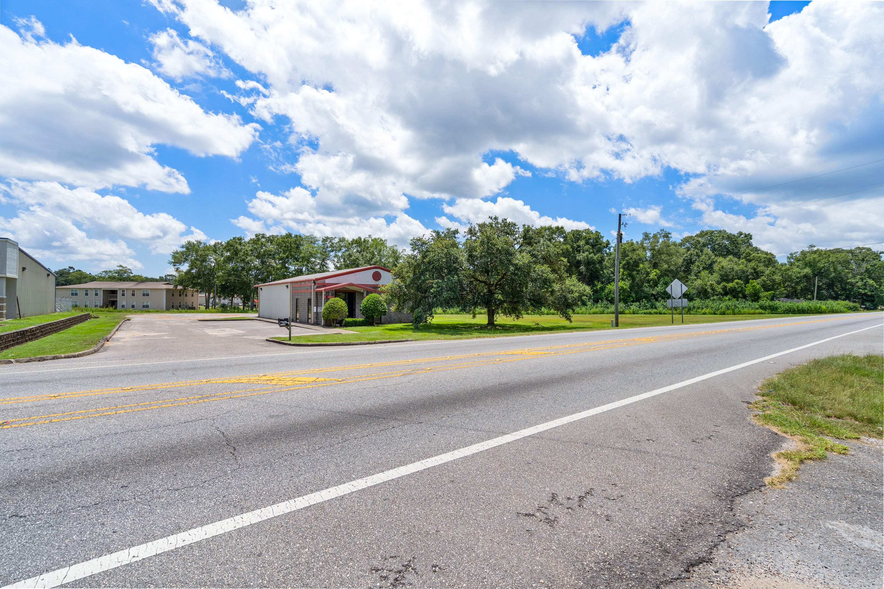 6115 Old Pascagoula Rd, Theodore, AL 36582