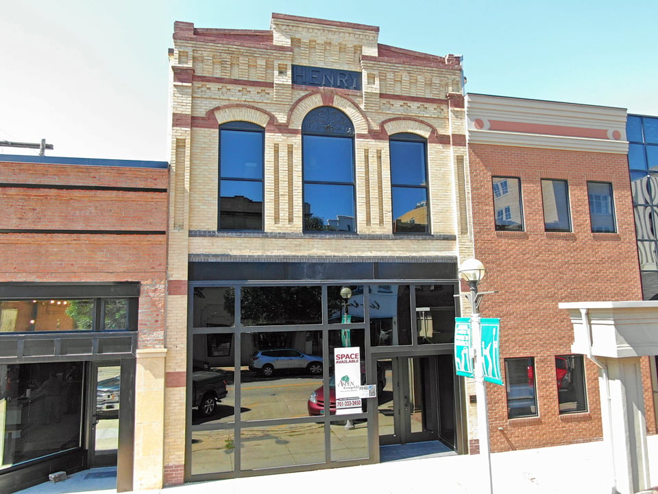 114 N 4Th St, Bismarck, ND 58501