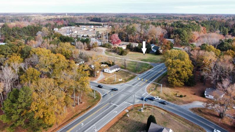 752 Irvington Rd, Kilmarnock, VA 22482