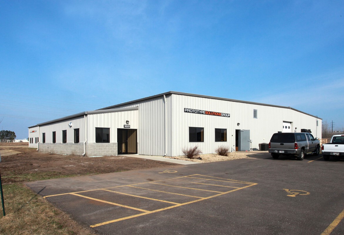 1621 Indianhead Dr E, Menomonie, WI 54751
