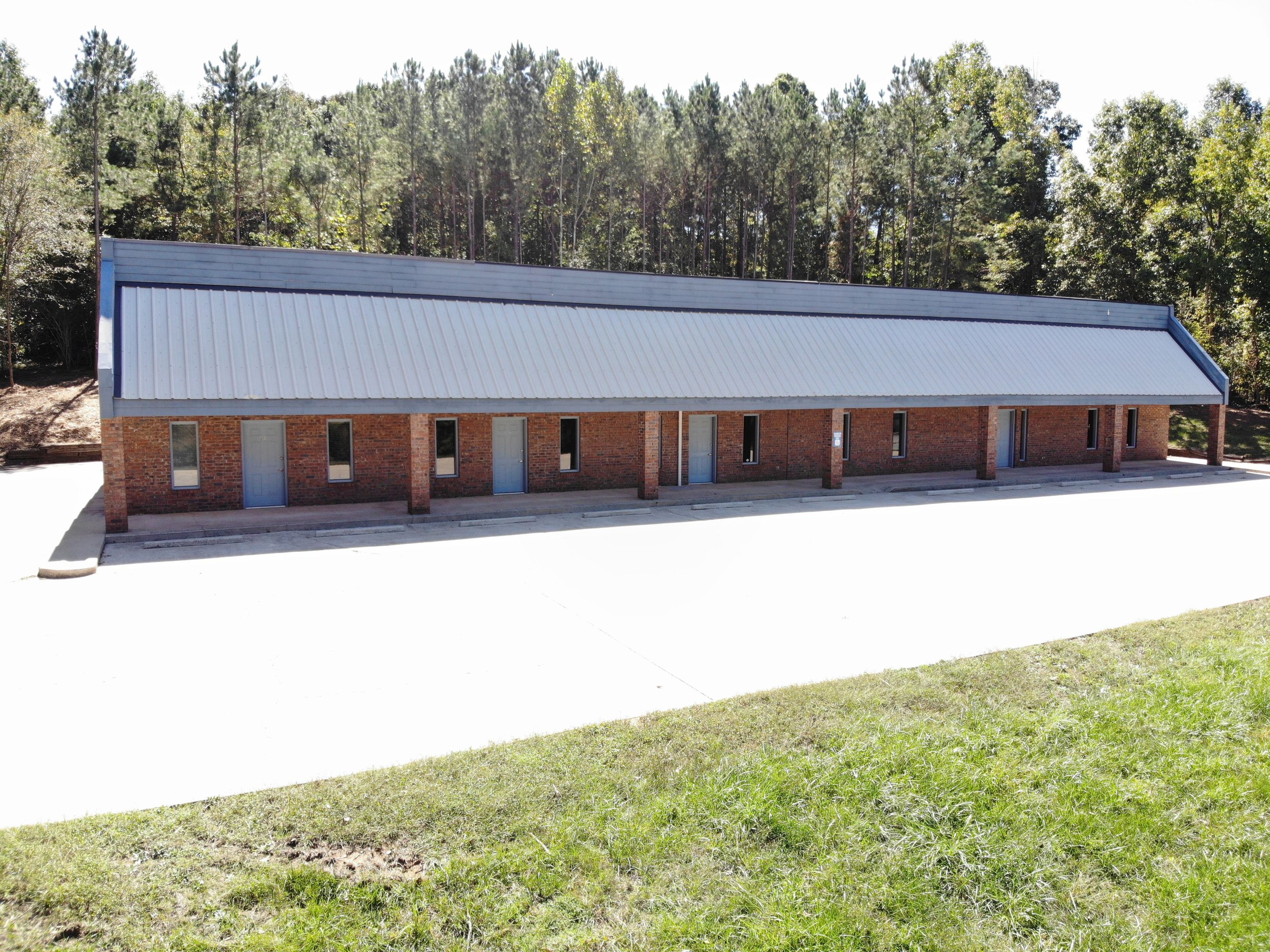 232 Industrial Park Dr, Commerce, GA 30529