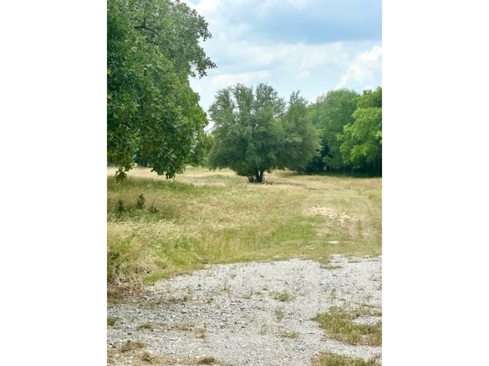 150 Sandy Beach Rd, Azle, TX 76020