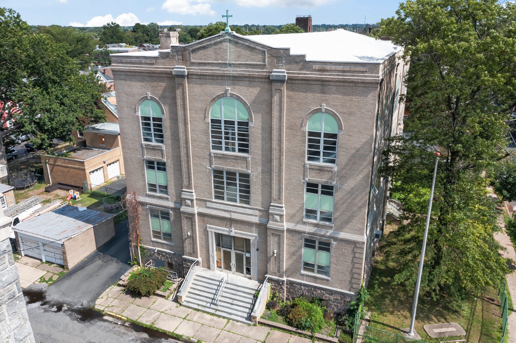 411 Adeline St, Trenton, NJ 08611