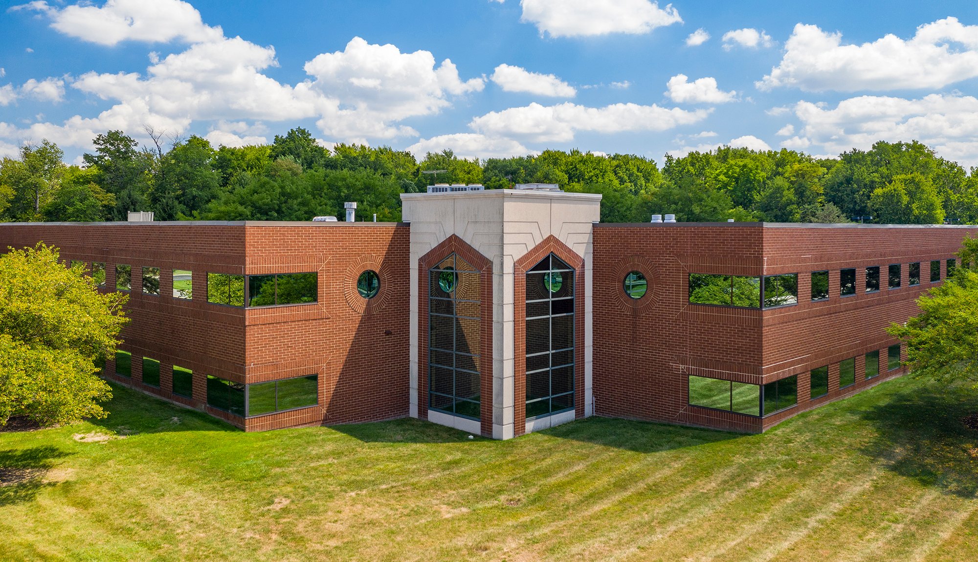 1745 Indian Wood Cir, Maumee, OH 43537