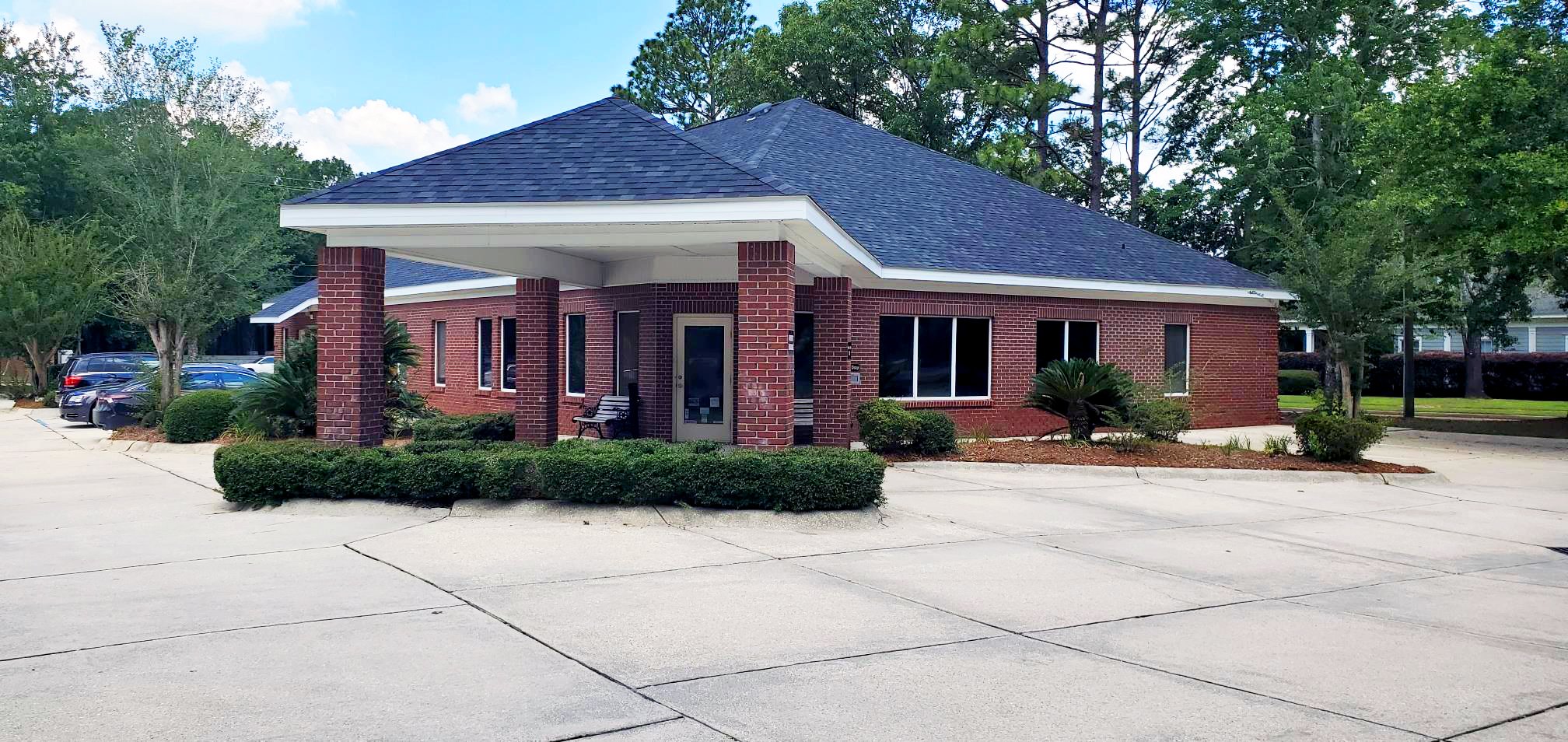 1605 Hillcrest Rd, Mobile, AL 36695