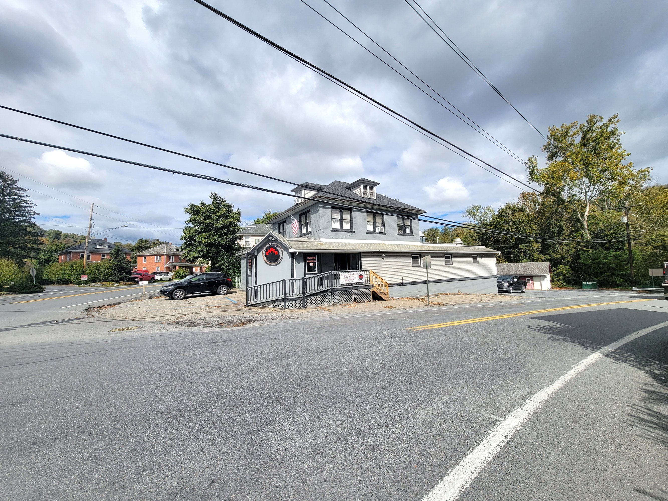 6618 S Delaware Dr, Bangor, PA 18013