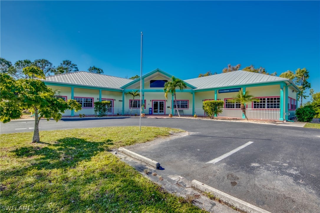 10191 Stringfellow Rd, Saint James City, FL 33956