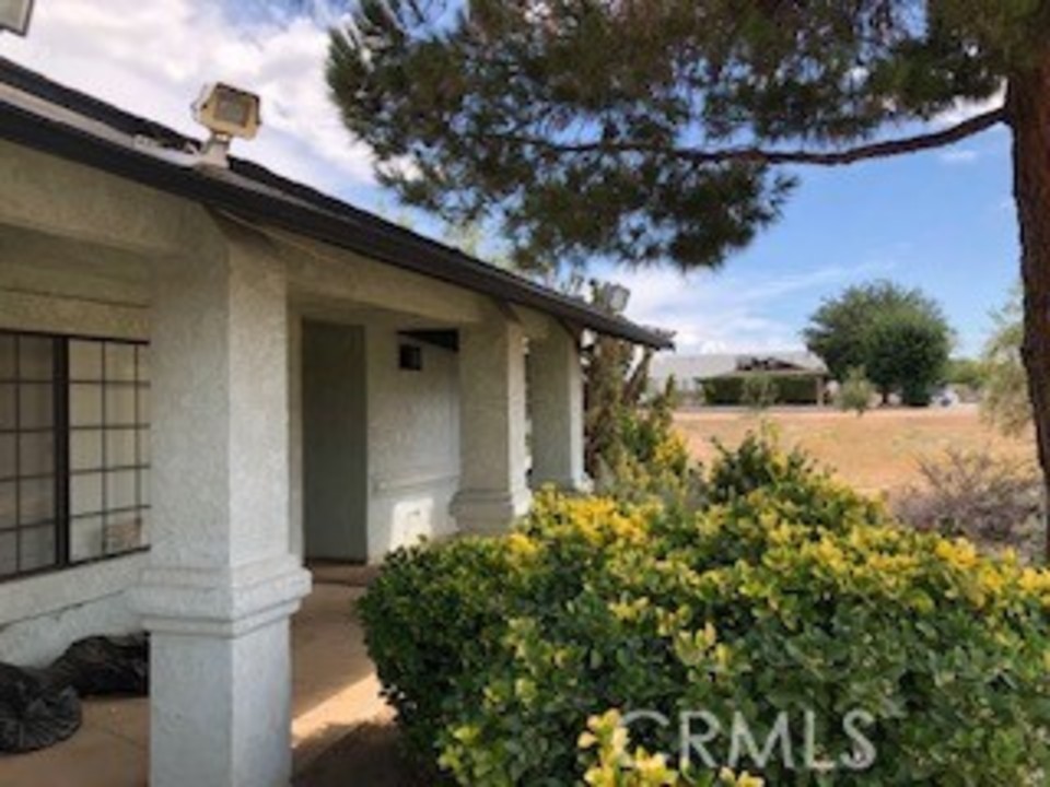 11389 Hesperia Rd, Hesperia, CA 92345