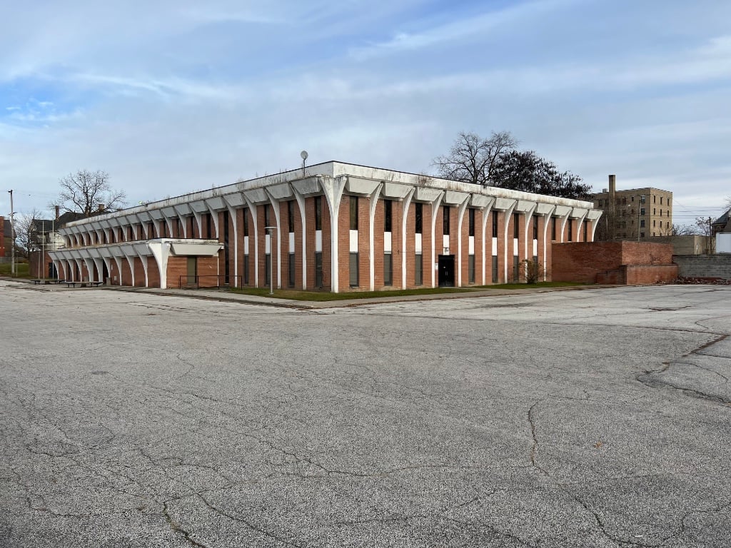 615 S Jefferson Ave, Saginaw, MI 48607