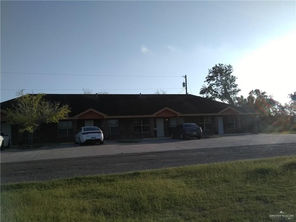 704 Thompson Rd, Mission, TX 78573