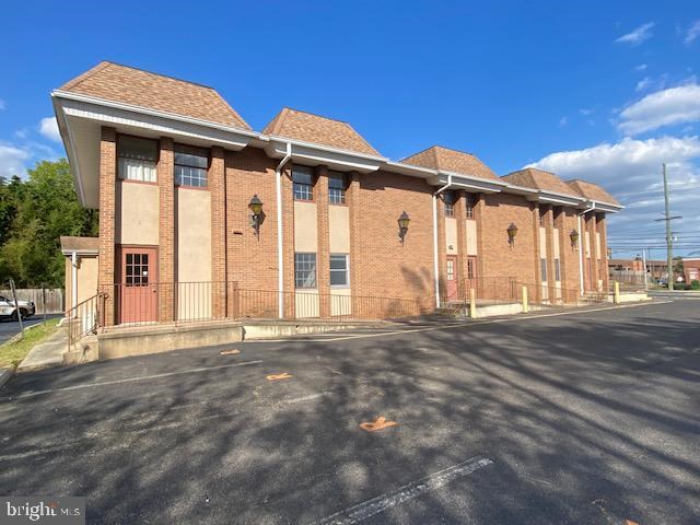 109 E Laurel Rd, Stratford, NJ 08084