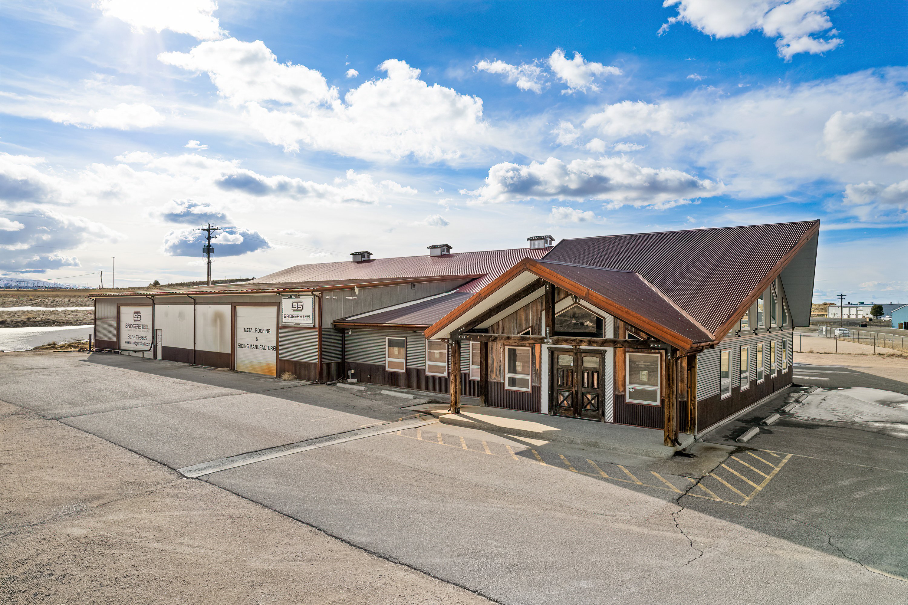 6797 Wildcat Rd, Evansville, WY 82636-9656