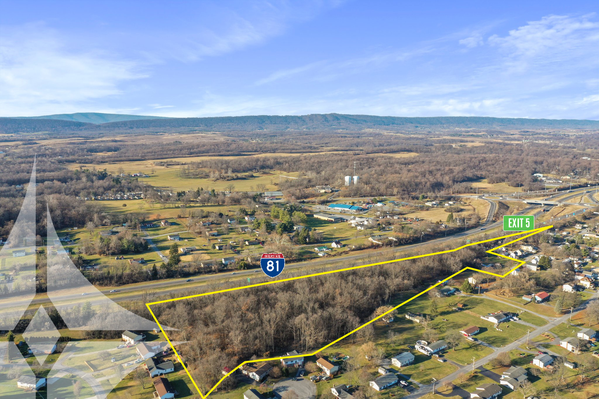 370 Kerns St, Inwood, WV 25428