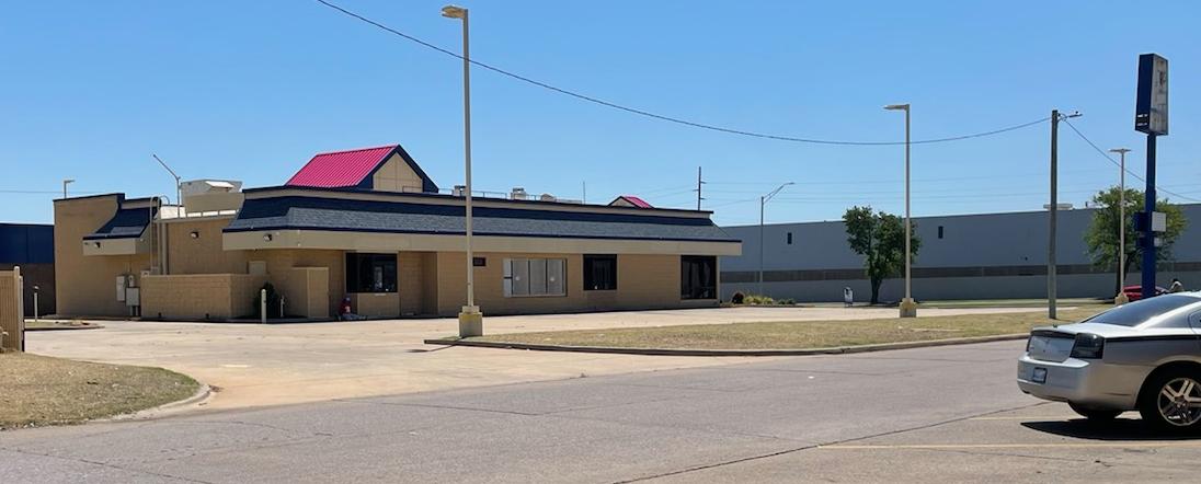 1211 SW Lee Blvd, Lawton, OK 73501