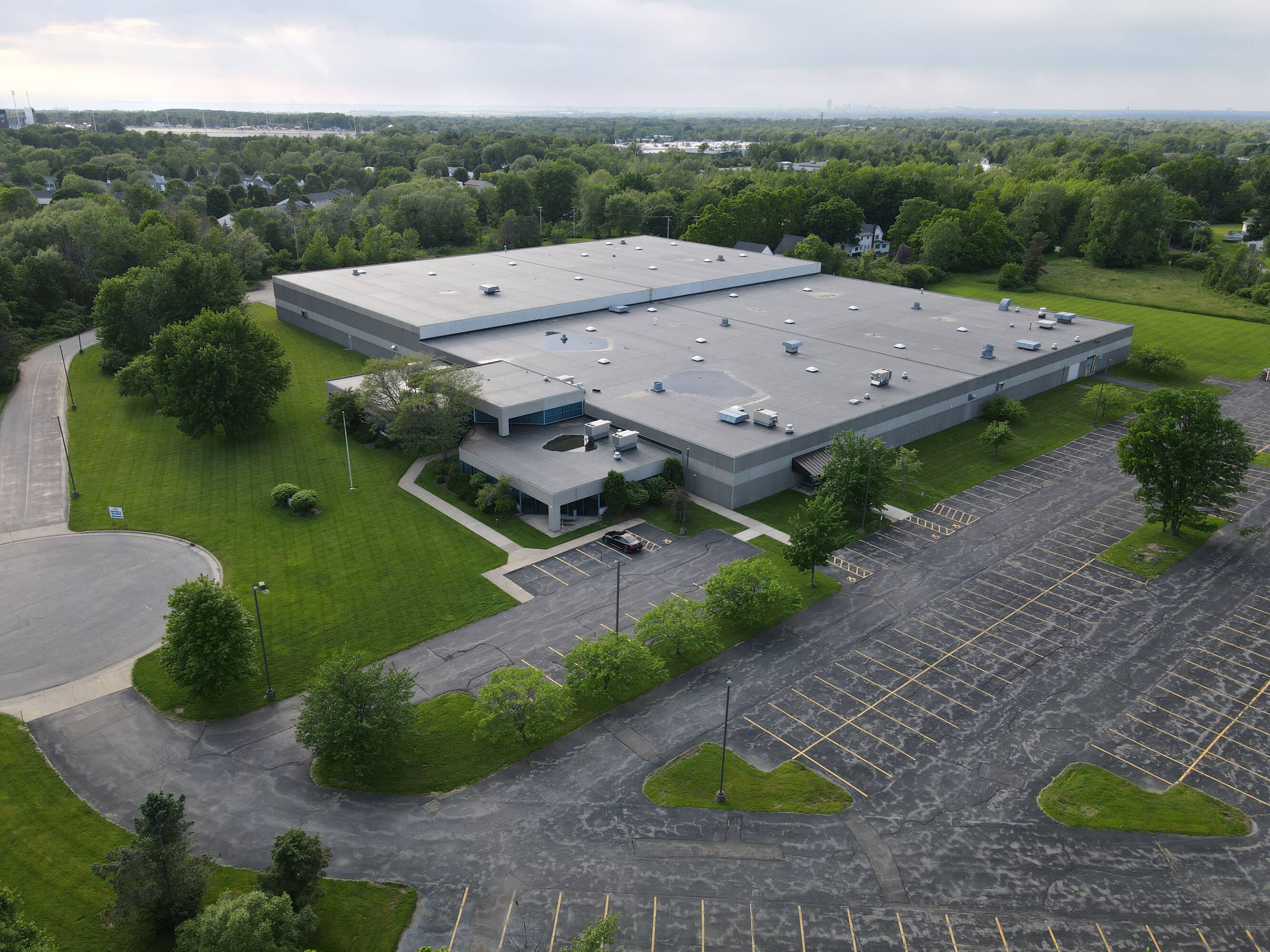 100 Centre Dr, Orchard Park, NY 14127