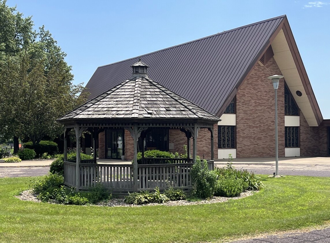 1717 Highwood Ave, Pekin, IL 61554